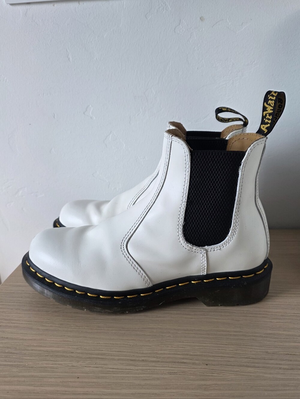 dr martens 2976 chelsea boot